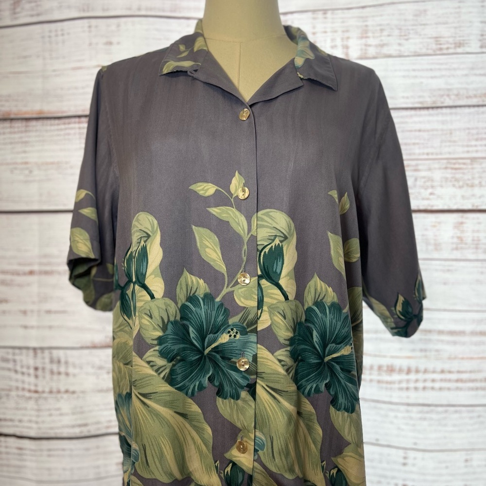 Vintage Tommy‎ Bahama Floral Casual Button Down Shirt